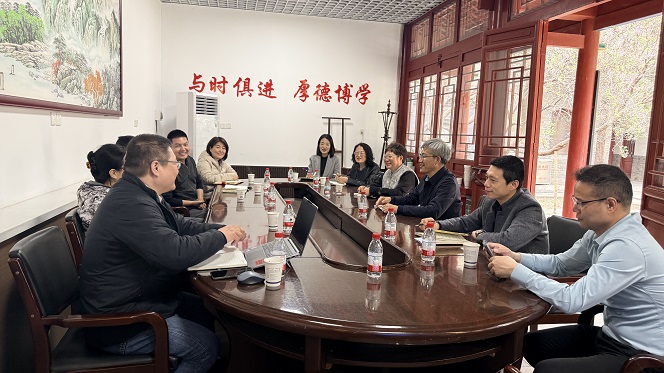 荣宝斋美术大师一行莅临我院缂丝大师工作室考察交流 共促非遗传承