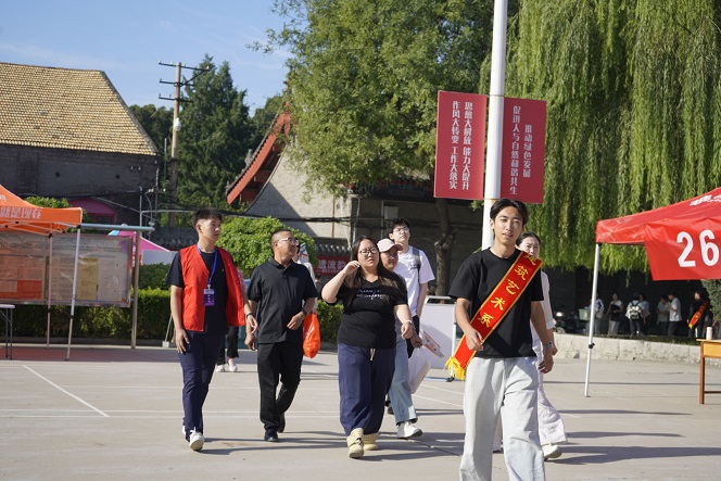 建筑艺术系圆满完成 2026 级新生迎新工作